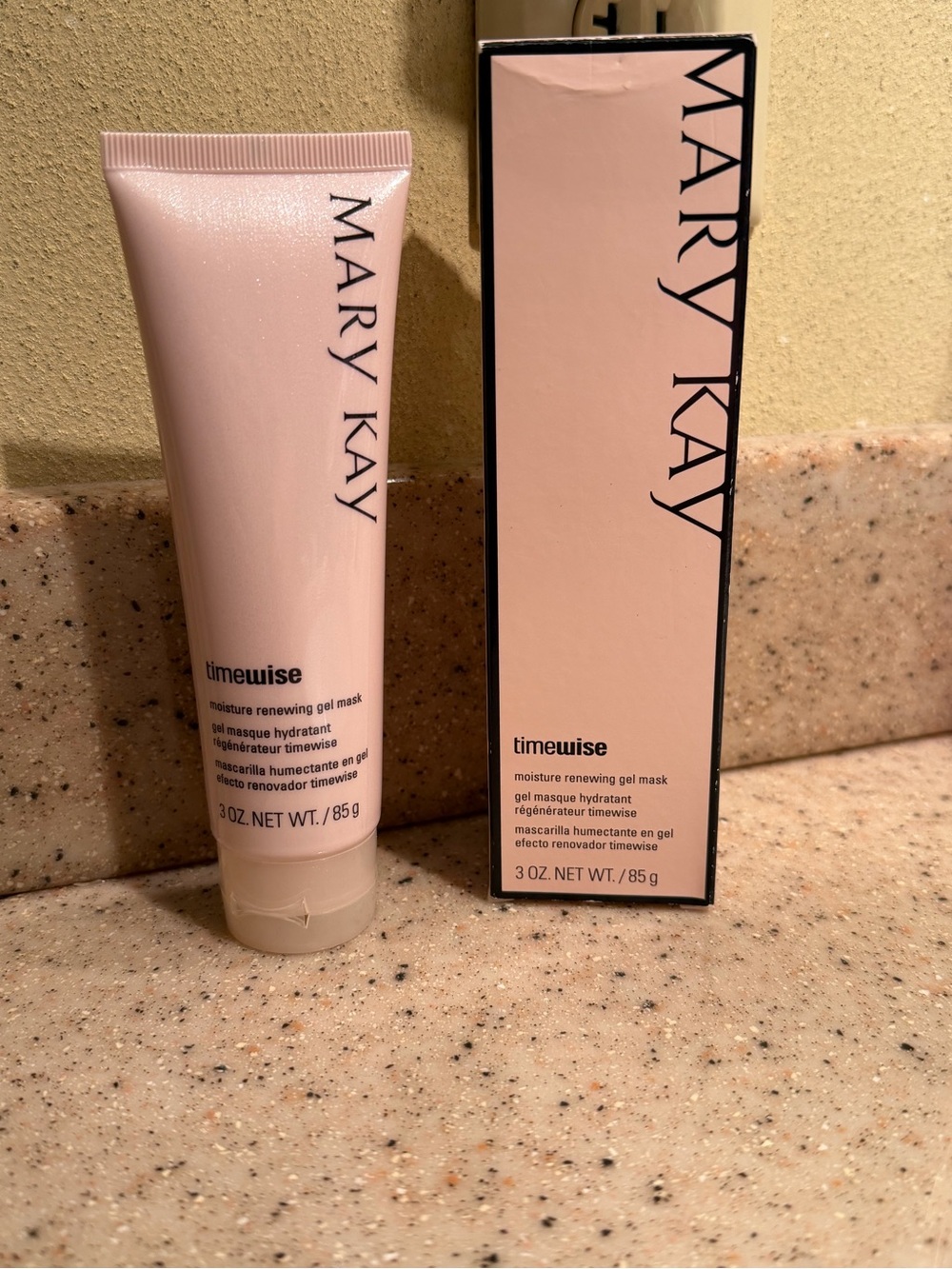 Moisture renewing gel mask